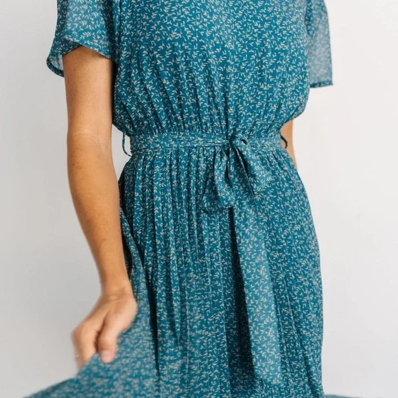 Baltic Born Prim Pleated Dress | Persian Blue Print Size MM - Picture 3 of 5